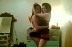 Twee geile meisjes achter de webcam