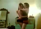 Twee geile meisjes achter de webcam