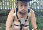 Sexueel vernederd in de buitenlucht